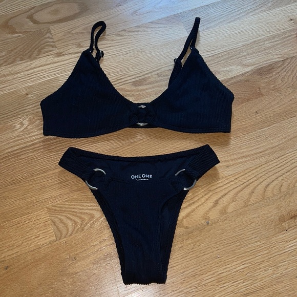 ONEONESWIMWEAR SWIM SET - Picture 1 of 3